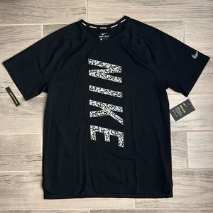 Nike Running Miler Waffle Texture T-Shirt size L - New